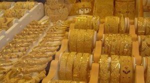 ملک میں سونے کی قیمت مزید کم ہوگئی