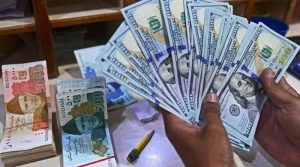 زرمبادلہ کے گرتے ذخائر، پاکستان 2.3 ارب ڈالر کے قرض کے حصول کیلئے کوشاں