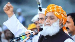 یہ وقت ملک کے دفاعی اداروں کو مضبوط کرنے کا ہے، ملکی وحدت کیلئے ہم ایک ہیں: فضل الرحمان