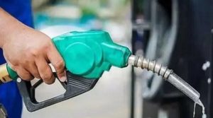 پیٹرول کی قیمت میں کمی کیوں نہیں کی گئی؟