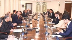 آئی ایم ایف سے بجٹ مذاکرات کا دوسرا دور، تنخواہ داروں پر انکم ٹیکس کم کرنے کیلئے بات ہوگی