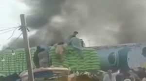 نوشہروفیروز میں کینال منصوبے کیخلاف احتجاج، مظاہرین نے صوبائی وزیرداخلہ کے گھر کو آگ لگا دی