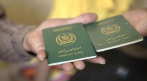 ڈی پورٹ پاکستانیوں کے پاسپورٹ منسوخ کرنے اور ان کیخلاف مقدمات درج کرنے کا فیصلہ