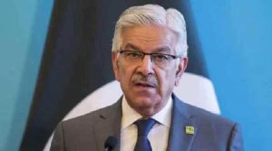 بھارتی پائلٹ ابھی نندن کو واپس بھیجنے پر آج بھی شرمندہ ہیں یہ پاکستان کا سرنڈر تھا: وزیر دفاع