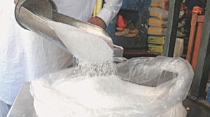 حکومت اور شوگر انڈسٹری کے درمیان معاملات طے، چینی کی ایکس مل قیمت 165 روپے فی کلو مقرر