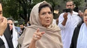 عمران خان نے جیل سے پارٹی کیلئے کیا سخت پیغام بھیجا؟ علیمہ خان نے بتادیا