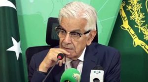 عمران اور غلام سرور نے قومی ائیرلائن کو قبرستان بنایا، کارروائی کا فیصلہ کابینہ کریگی: وزیر دفاع