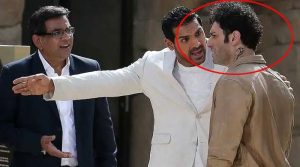معروف بالی وڈ اداکار نے ہمیشہ کیلئے بھارت چھوڑدیا