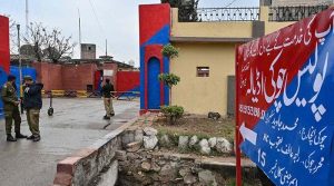 جج انتظار کرتے رہے، علیمہ خان اور وکلا کو جیل میں داخلے کی اجازت نہ ملی