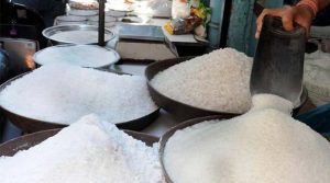 کمشنر کراچی نے چینی کی ہول سیل اور ریٹیل قیمت کا نوٹیفکیشن جاری کردیا