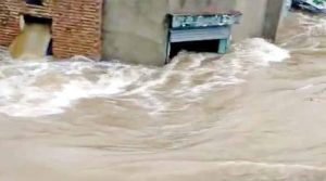 انتظامیہ نے بارشوں اور سیلاب سے ہونیوالے نقصانات کے ازالے کیلئے تقریباً 4 ارب مانگ لیے