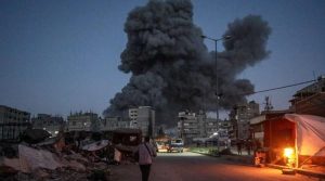 غزہ میں اسرائیلی بمباری سے ایک روز میں 111 فلسطینی شہید، بھوک سے مزید 7 فلسطینی دم توڑ گئے