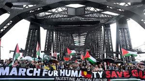 آسٹریلیا میں فلسطین کے حق مظاہرہ، سڈنی ہاربر برج پر عوام کا سمندر اُمڈ آیا