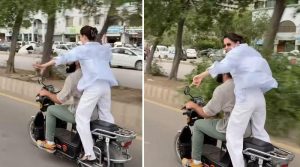 ہانیہ عامر کی موٹر سائیکل پر سواری کے دوران ڈانس کی ویڈیو وائرل