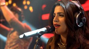 گلوکارہ قرۃ العین بلوچ ریچھ کے حملے میں زخمی