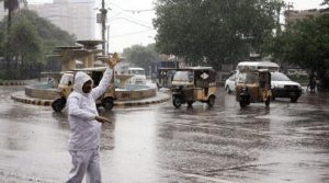 بھارت میں ہوا کا کم دباؤ مزید طاقتور ہوگیا، کراچی میں کل سے تیز بارش کا امکان