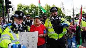 فلسطین کے حق میں ہونیوالے مظاہرے میں 890 افراد گرفتار