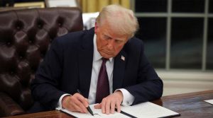 امریکی شہریوں کو غیر قانونی حراست میں رکھنے والے ممالک پر پابندیاں لگیں گی: ٹرمپ نے دستخط کردیے