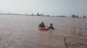 جلالپور پیروالا کو چاروں جانب سے سیلاب نے گھیرلیا، شہر کو بچانے کیلئے ہنگامی اقدامات جاری