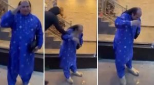 لندن میں چاہت فتح علی خان کے سر پر انڈے مارے جانے کی ویڈیو وائرل