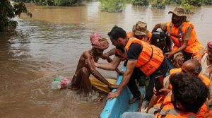 نجی کشتی ڈوبنے کے واقعے میں مزید 2 لاشیں برآمد، درخت پر پناہ لینے والے 2 افراد ریسکیو