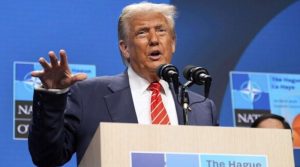 نیٹو ممالک روس سے ایندھن خریدنا بند کردیں تو بڑی پابندیوں کیلئے تیار ہیں: ٹرمپ