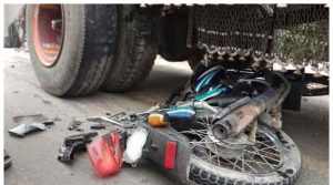 لانڈھی میں میں واٹر ٹینکر کی موٹرسائیکل کو ٹکر، ماں بیٹا جاں بحق