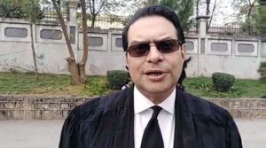 عمران خان ڈیل نہیں کریں گے، سر اٹھا کر واپس آئیں گے: سلمان اکرم