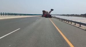 جلالپور پیر والا؛ محکمہ انہار کی سیلابی پانی کی کمی کیلئے ایم 5 موٹر وے پر شگاف ڈالنےکی تجویز