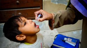 کراچی میں 34 ہزار والدین کا بچوں کو پولیو ویکسین پلانے سے انکار