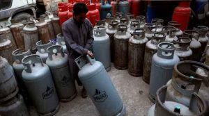 ایل پی جی کی فی کلو قیمت میں 6 روپے 71 پیسے کی کمی کردی گئی