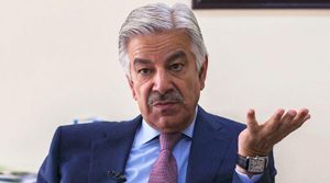 آزاد کشمیر میں احتجاج کرنے والے مقبوضہ کشمیرکی 3 نسلوں کی جدوجہد پر غورکریں: خواجہ آصف