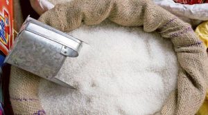 پشاور کے شہری ملک میں سب سے مہنگی چینی خریدنے پر مجبور