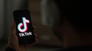 لاہورہائیکورٹ نے ٹک ٹاک لائیوفیچر اور فیملی ولاگنگ کیخلاف درخواست پر رپورٹ طلب کرلی