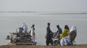 سندھ کابینہ نےکچےکے علاقوں میں ترقی کیلئے ڈاکوؤں کے ہتھیار ڈالنےکی پالیسی منظور کرلی