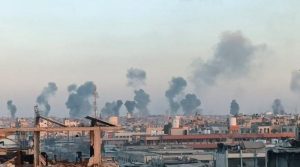 اسرائیل کی غزہ کے مختلف علاقوں میں شدید بمباری، جنگ بندی خطرے میں پڑگئی