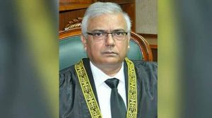 سربراہ آئینی بینچ کا اکرم شیخ سے مکالمہ