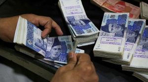 تنخواہ دار طبقے نے ہول سیلرز، ریٹیلرز اور برآمد کنندگان کے مجموعی ٹیکس سے دگنا ٹیکس ادا کیا