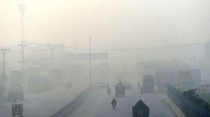 پنجاب میں فضائی آلودگی شدت اختیار کرنے لگی، کھلی فضا میں سانس لینا صحت کیلئے خطرہ بن گیا