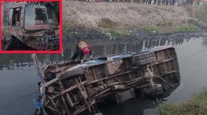 شیخوپورہ میں ٹرک کی ٹکر سے اسکول بس نالے میں جاگری، 21 بچے زخمی