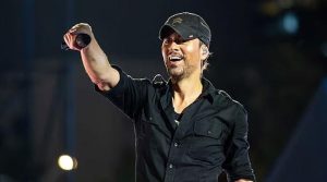 ممبئی میں ہسپانوی گلوکار کا کنسرٹ، جیب کتروں نے 70 سے زائد موبائل فونز چرالیے