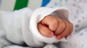 نجی اسپتال میں اخراجات میں ادا کرنے کیلئے نوزائیدہ بچہ فروخت