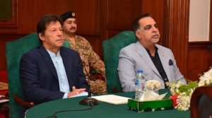 عمران خان اتنے ننھے کاکے نہیں کہ گھر میں سب کچھ ہورہا ہو اور اسکا علم نہ ہو: سابق گورنر سندھ