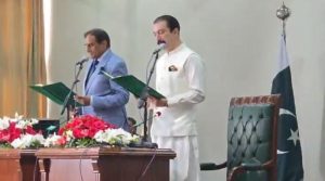 آزاد کشمیر کے نومنتخب وزیراعظم فیصل راٹھور نے عہدے کا حلف اٹھا لیا