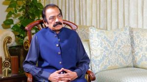 علیمہ خان، عمران خان کے انارکی پھیلانے والے پیغامات لاتی رہی ہیں: رانا ثنا اللہ