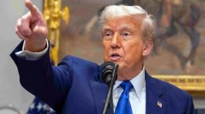 میں نے پاک بھارت جنگ 350 فیصد ٹیرف کی دھمکی سے روکی: ٹرمپ