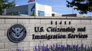 امریکا نے افغان شہریوں کی امیگریشن درخواستیں فوری روک دیں