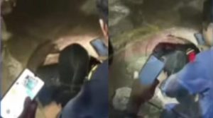 گلشن اقبال نیپا چورنگی کے قریب کمسن بچہ مین ہول میں گرگیا، ہیوی مشینری سے مین ہول کی لائنوں کی کھدائی جاری