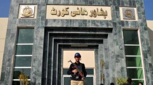 پشاور ہائیکورٹ نے پی ٹی آئی ممبران اسمبلی کو آزادقرار دینےکیخلاف درخواست خارج کردی