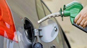 آئل مارکیٹنگ کمپنیوں اور ڈیلرزکا منافع بڑھانےکی سمری بھجوادی گئی، پیٹرول اورڈیزل مہنگا ہونےکاامکان